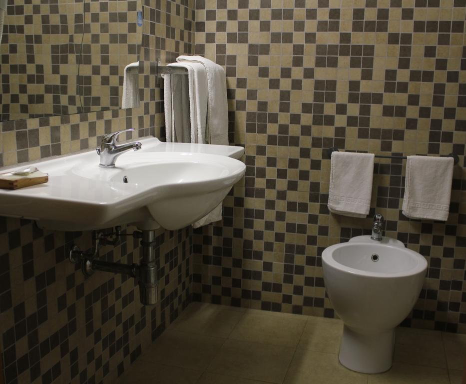 Hotel 106 Sellia Marina Quarto foto